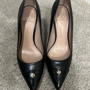Size 6.5 Tory Burch black pump